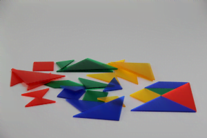 Tangram dla ucznia w 4 kolorach transparentnych